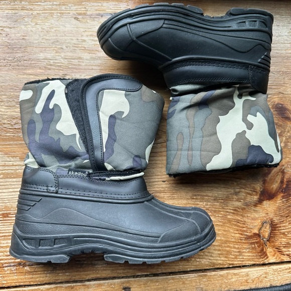 Youth Skadoo Camouflage Snow Boots | Size 3 | Faux Shearling Winter Shoes - Picture 4 of 14